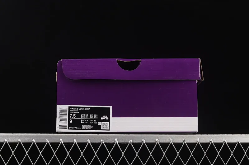 All categories Nk SB Dunk Series Nk SB Dunk Low low-top sneakers F version Nk SB Dunk Low "Mummy" "Mummy" luminous SB smashing backboard fashion casual sneakers DM0774-111